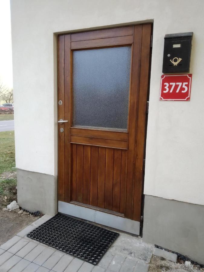 Minidomecek Apartment Znojmo Bagian luar foto